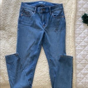 Light wash old navy jeans size 4!